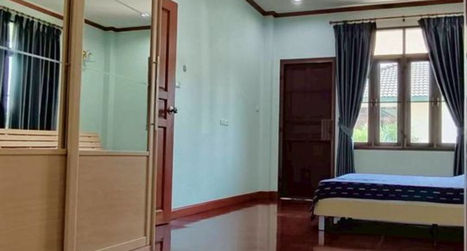 For rent 4 bedrooms house in Mueang Chiang Mai, Chiang Mai