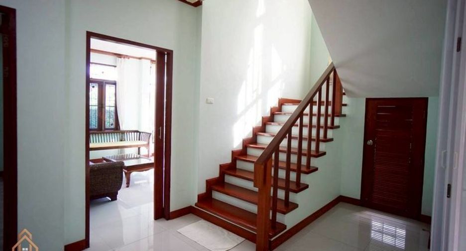 For rent 4 bedrooms house in Mueang Chiang Mai, Chiang Mai