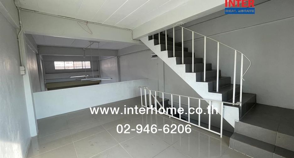 For sale 4 bedrooms retail Space in Thawi Watthana, Bangkok