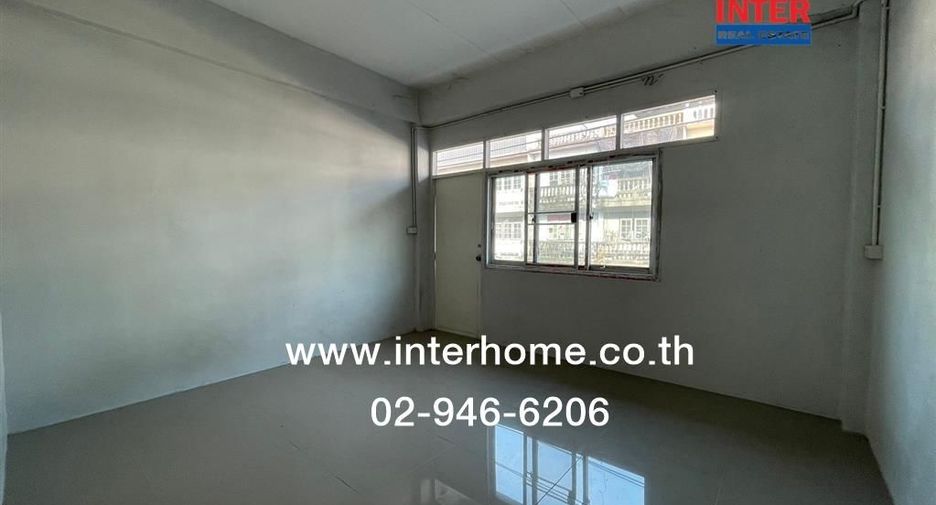 For sale 4 bedrooms retail Space in Thawi Watthana, Bangkok