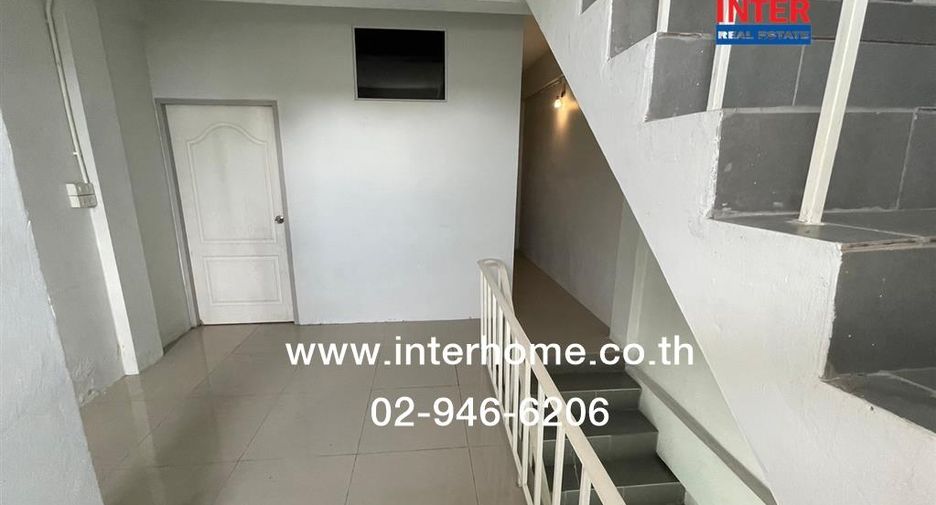 For sale 4 bedrooms retail Space in Thawi Watthana, Bangkok