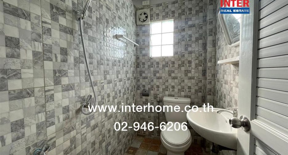 For sale 4 bedrooms retail Space in Thawi Watthana, Bangkok