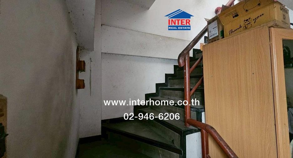 For sale 3 bedrooms retail Space in Sai Mai, Bangkok