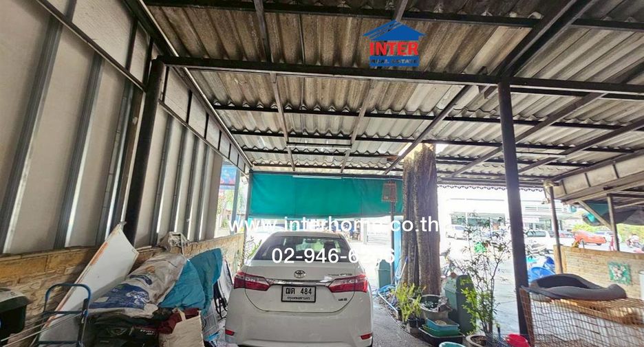 For sale 3 bedrooms retail Space in Sai Mai, Bangkok