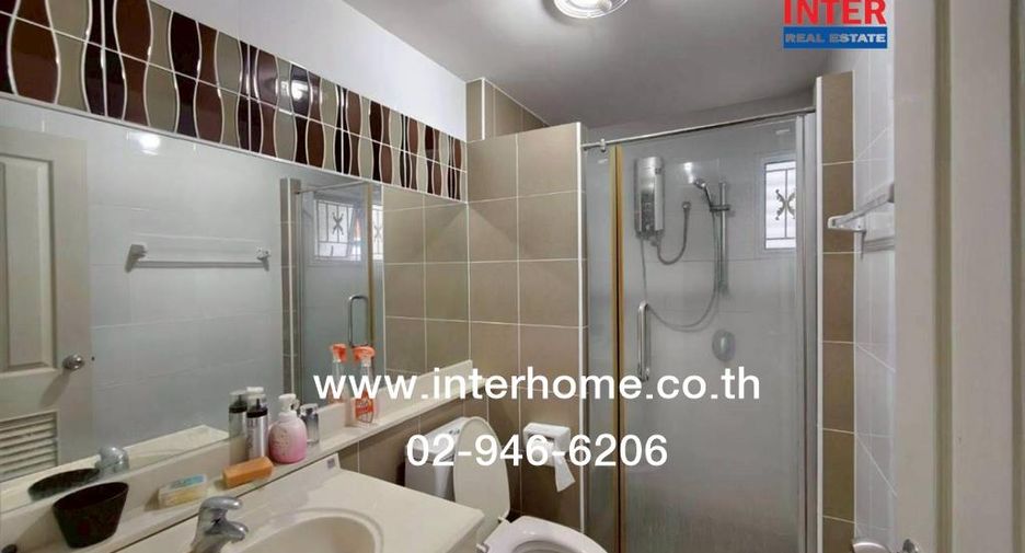 Casa adosada en venta de 3 habitaciones en Lak Si, Bangkok
