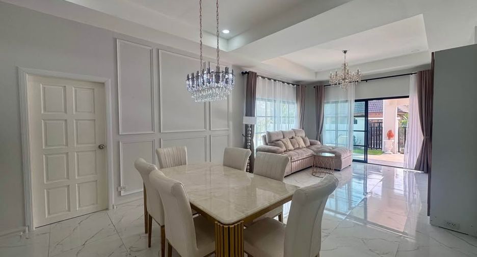 À louer 3 chambres villa à Bang Lamung, Chonburi