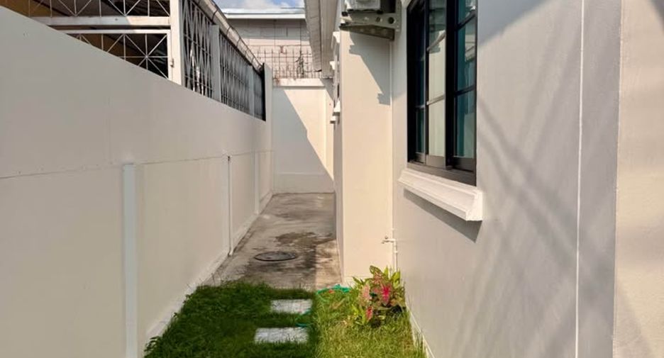 À louer 3 chambres villa à Bang Lamung, Chonburi