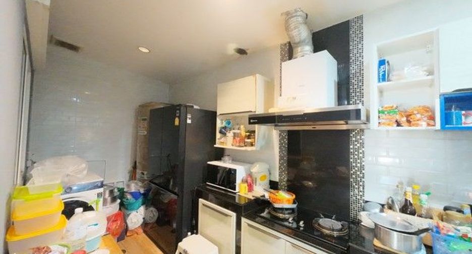À vendre 4 chambres maison de ville à Bang Kruai, Nonthaburi