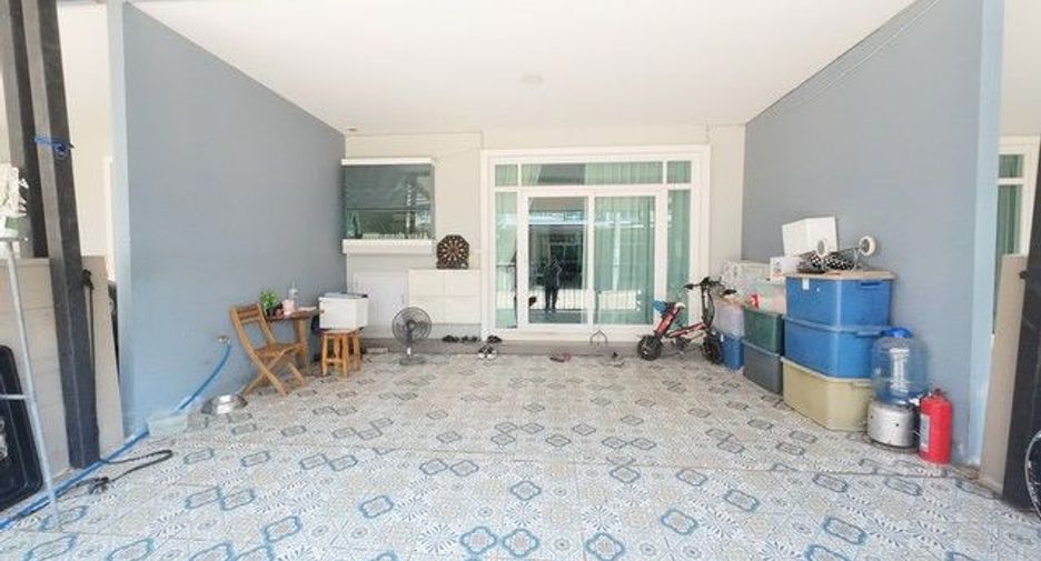 À vendre 4 chambres maison de ville à Bang Kruai, Nonthaburi
