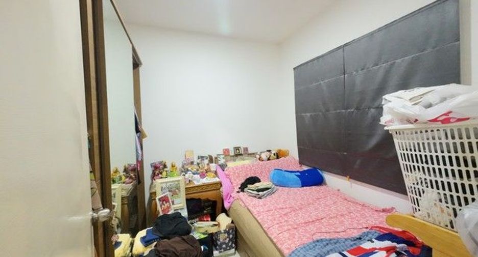 À vendre 4 chambres maison de ville à Bang Kruai, Nonthaburi