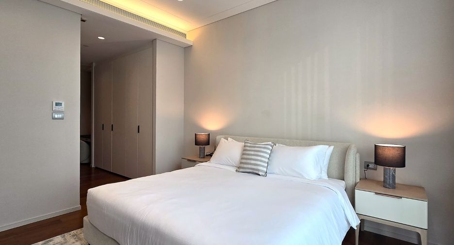 For rent 2 bedrooms condo in Pathum Wan, Bangkok