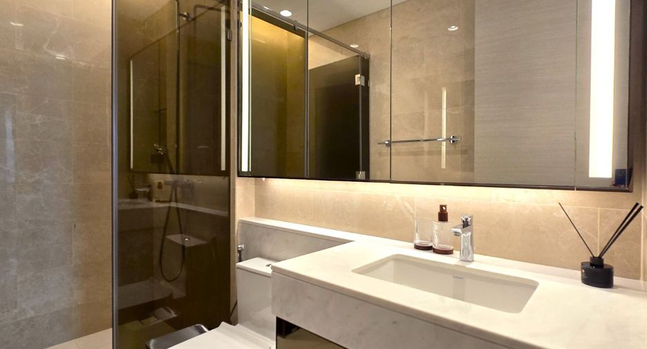 For rent 2 bedrooms condo in Pathum Wan, Bangkok