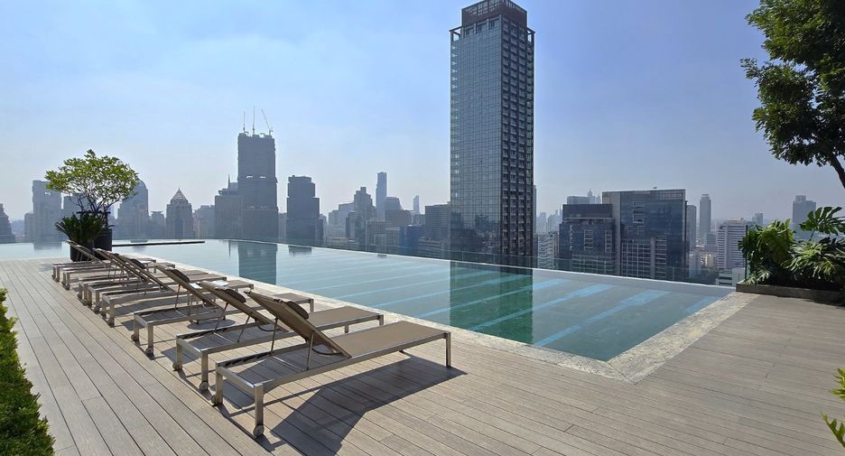 For rent 2 bedrooms condo in Pathum Wan, Bangkok