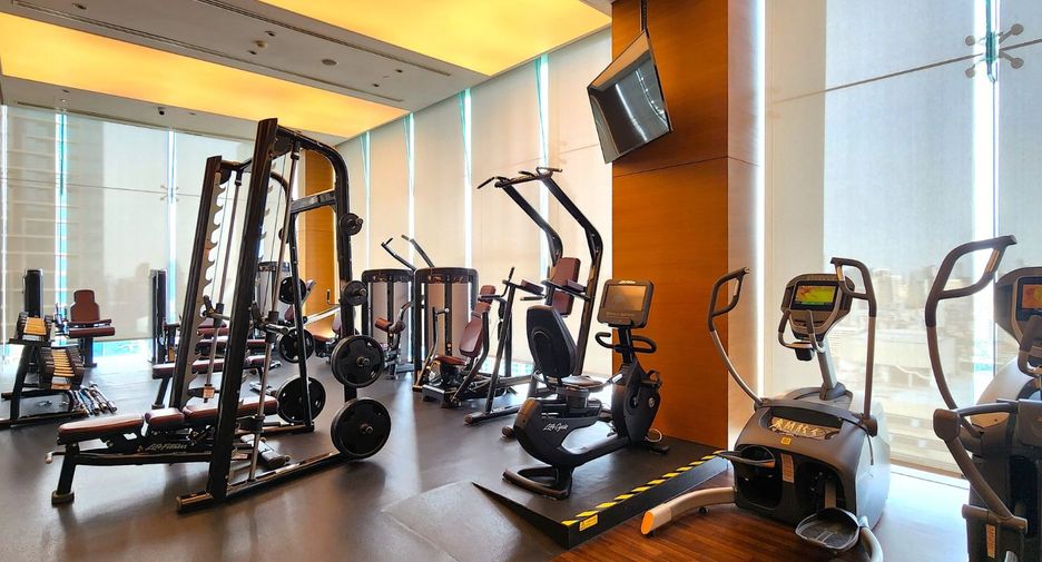 For rent 2 bedrooms condo in Pathum Wan, Bangkok