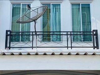 Аренда 3 спальни таунхаус в Пращет, Бангкок