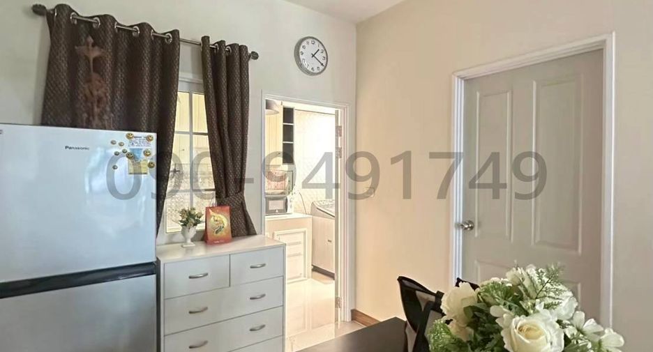 For rent 3 bedrooms townhouse in Bueng Kum, Bangkok