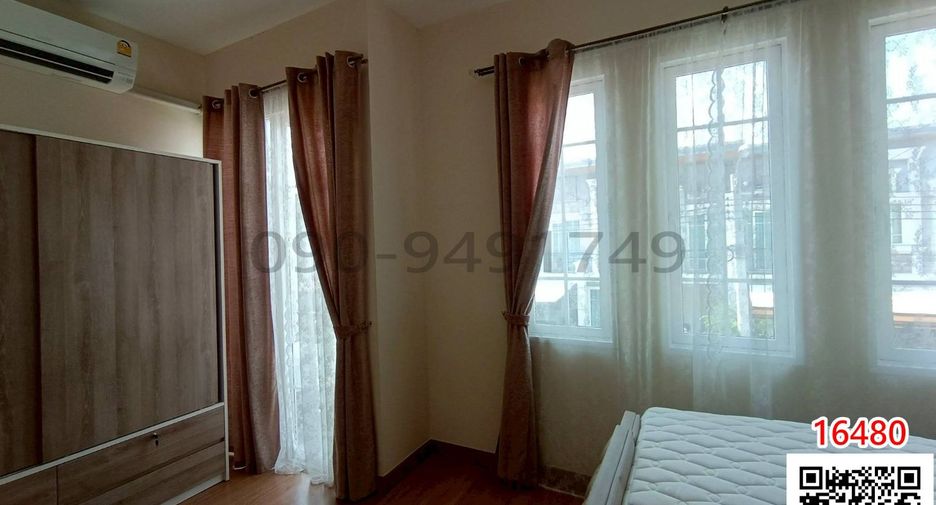 For rent 3 bedrooms townhouse in Bueng Kum, Bangkok