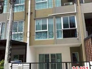 出租 3 卧室 联排别墅 在 Min Buri, 曼谷