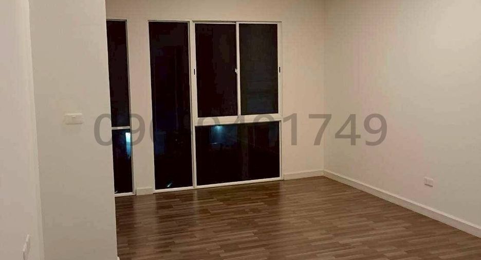 For rent 3 bedrooms townhouse in Min Buri, Bangkok