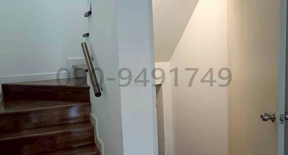 For rent 3 bedrooms townhouse in Min Buri, Bangkok