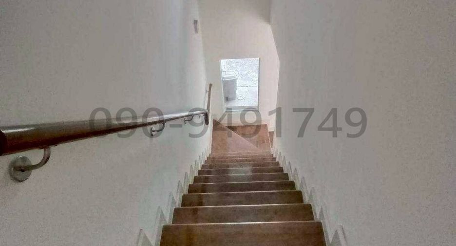 For rent 3 bedrooms townhouse in Min Buri, Bangkok