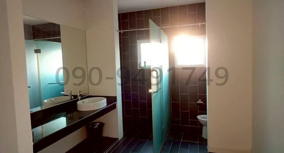 For rent 3 bedrooms townhouse in Min Buri, Bangkok