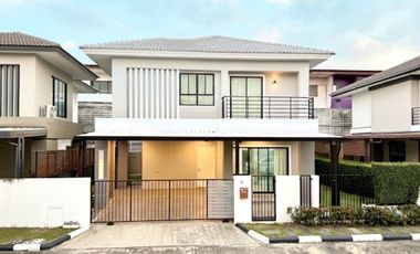 For sale 4 bedrooms house in Nong Khaem, Bangkok