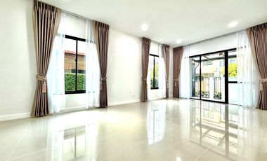 For sale 4 bedrooms house in Nong Khaem, Bangkok
