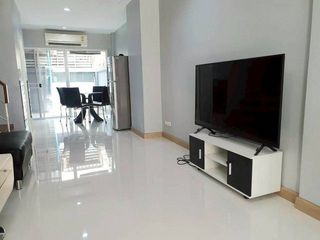 For rent 3 ベッドルーム house in Yan Nawa, Bangkok