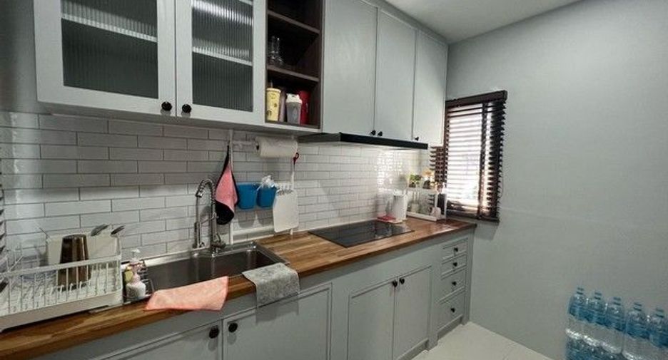 Haus zur Miete mit 4 Zimmer in Thanyaburi, Pathum Thani
