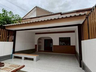For sale 4 bedrooms townhouse in Thanyaburi, Pathum Thani