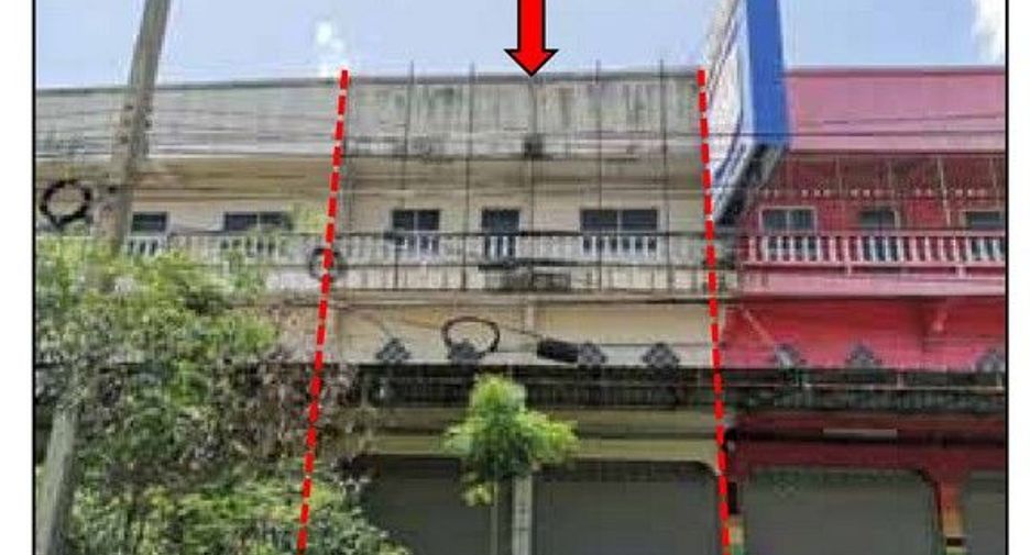 For sale 1 bed retail Space in Khok Samrong, Lopburi