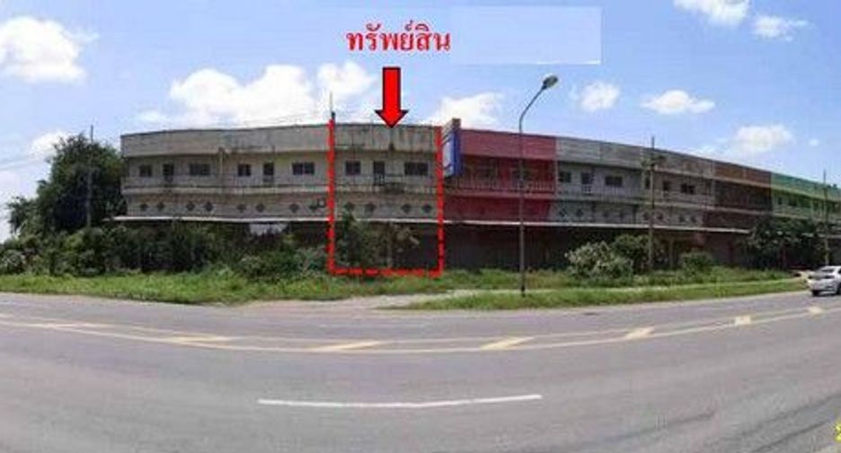 For sale 1 bed retail Space in Khok Samrong, Lopburi