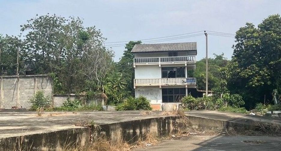 For sale 1 bed warehouse in Khok Samrong, Lopburi