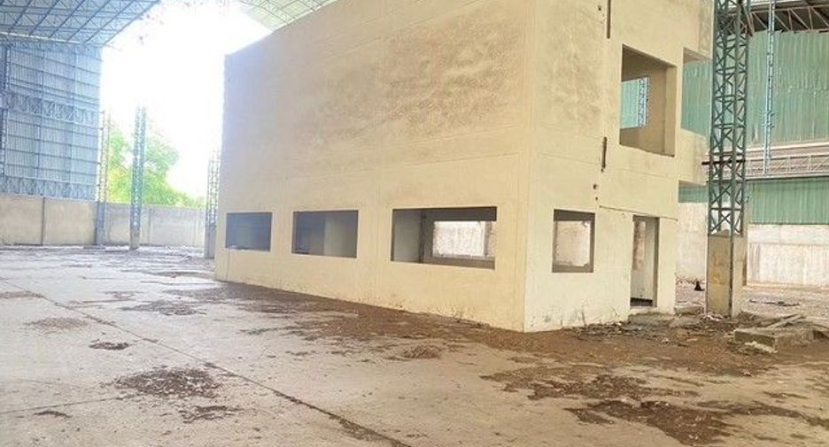 For sale 1 bed warehouse in Khok Samrong, Lopburi