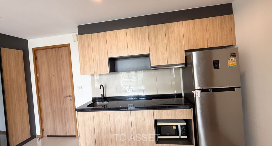 For rent 2 bedrooms condo in Watthana, Bangkok