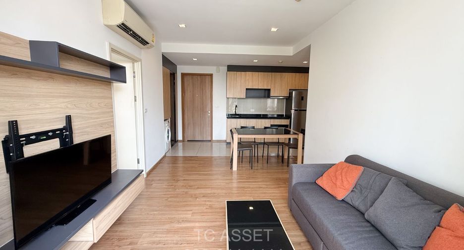 For rent 2 bedrooms condo in Watthana, Bangkok