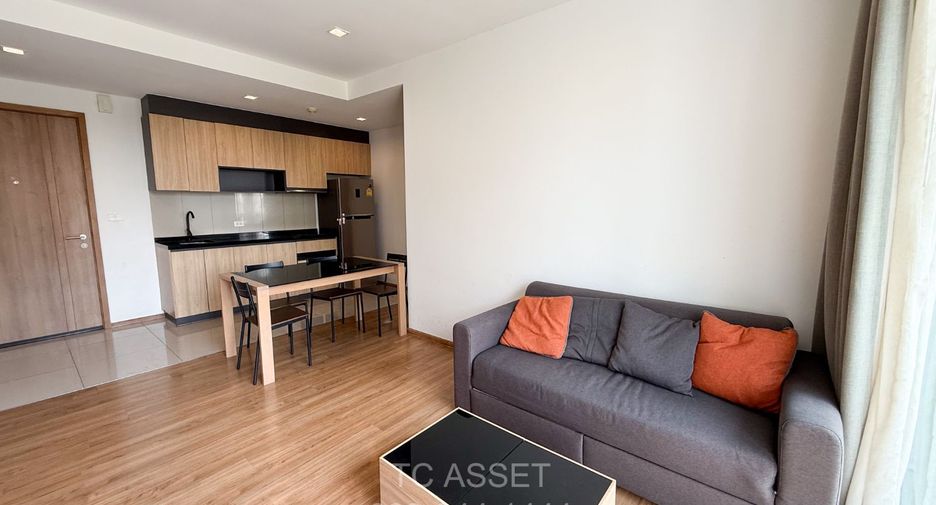 For rent 2 bedrooms condo in Watthana, Bangkok