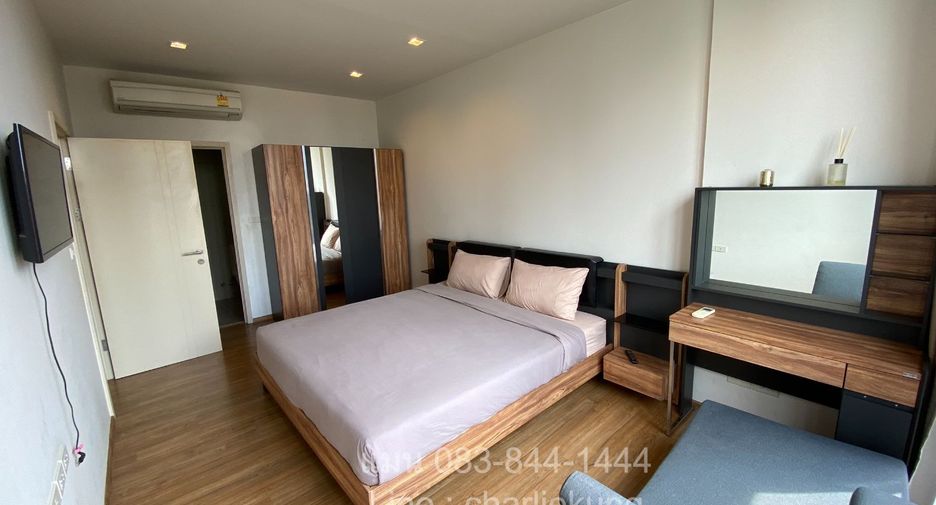 For rent 2 bedrooms condo in Watthana, Bangkok