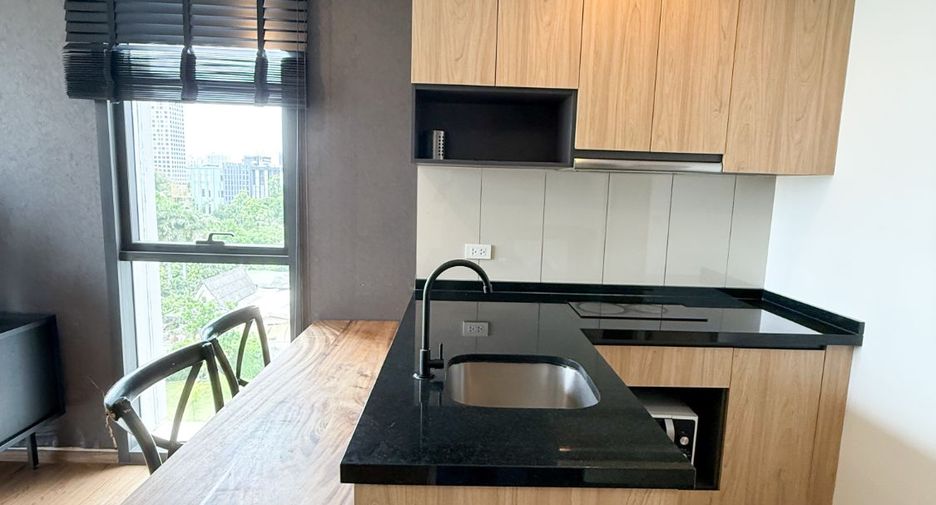 For rent 2 bedrooms condo in Watthana, Bangkok