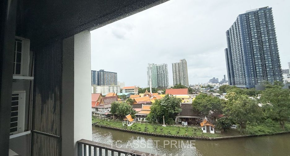 For rent 2 bedrooms condo in Watthana, Bangkok
