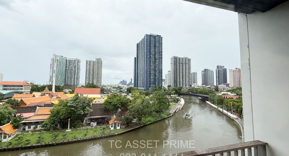 For rent 2 bedrooms condo in Watthana, Bangkok