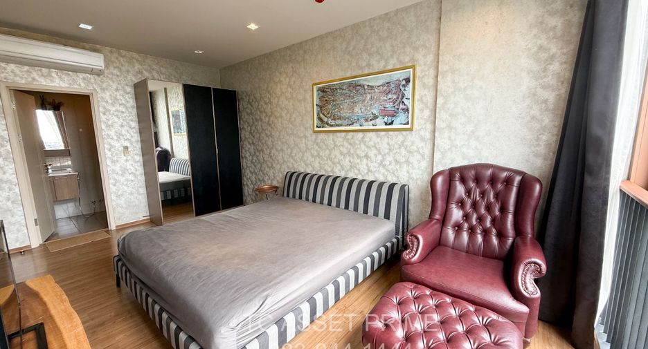 For rent 2 bedrooms condo in Watthana, Bangkok