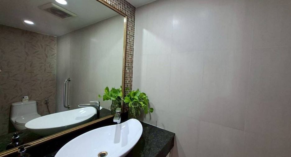 Wohnung zur Miete mit 3 Zimmer in Watthana, Bangkok