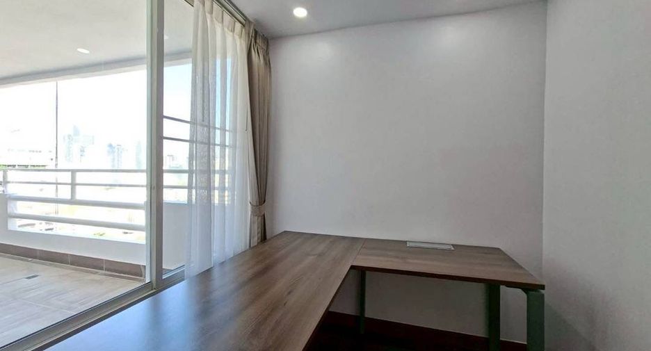 Wohnung zur Miete mit 3 Zimmer in Watthana, Bangkok