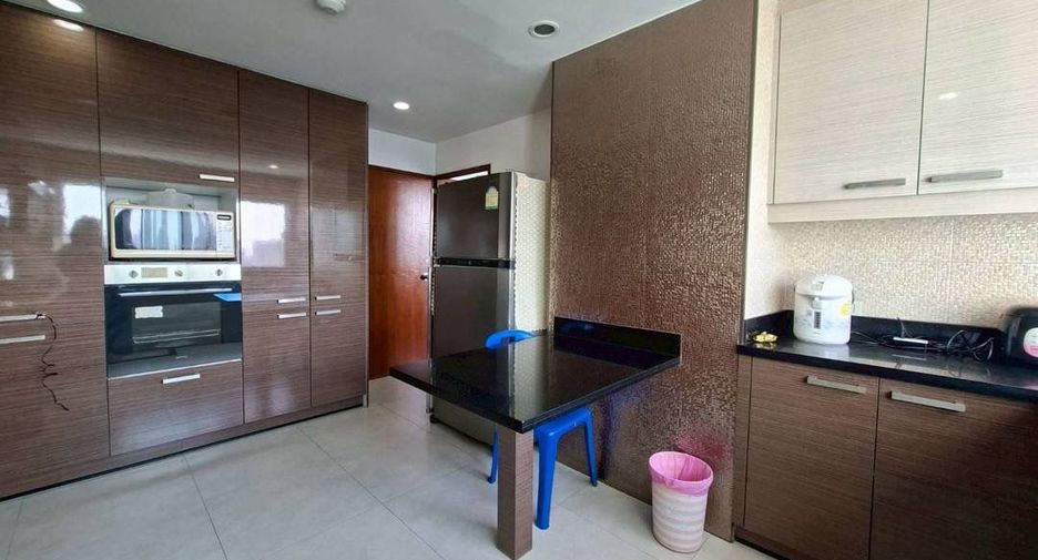 Wohnung zur Miete mit 3 Zimmer in Watthana, Bangkok