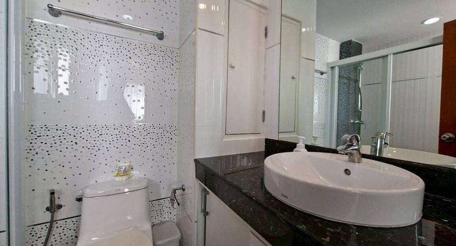Wohnung zur Miete mit 3 Zimmer in Watthana, Bangkok