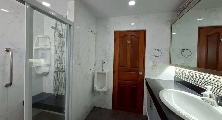 Wohnung zur Miete mit 3 Zimmer in Watthana, Bangkok