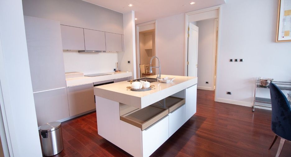 Condo en alquiler y en venta de 2 habitaciones en Khlong Toei, Bangkok