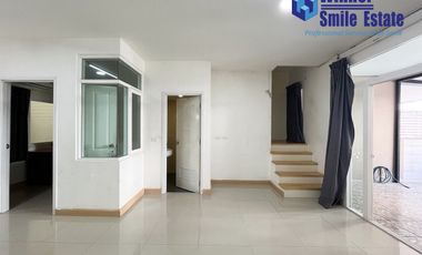 出售 4 卧室 联排别墅 在 Bang Phli, Samut Prakan